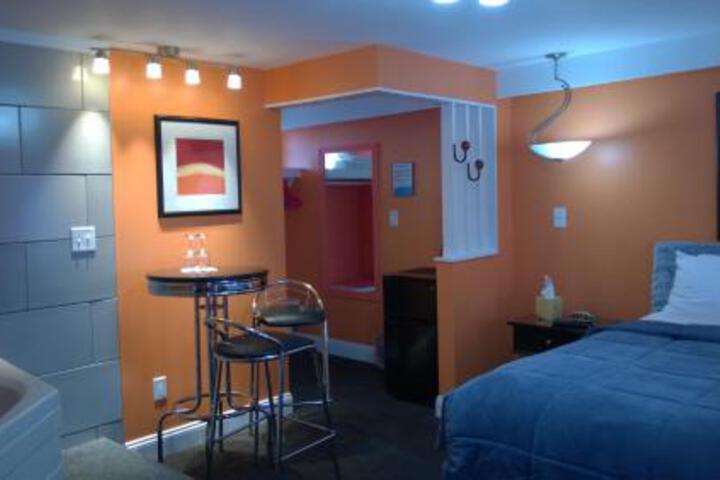 Miami Motel - thumb 1