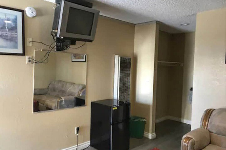 Pala Motel - thumb 2