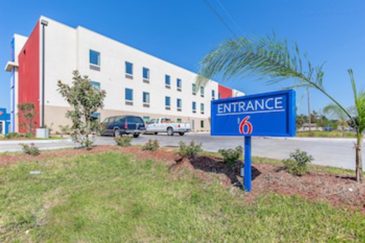 Motel 6 Texas City TX I 45 South - thumb 0