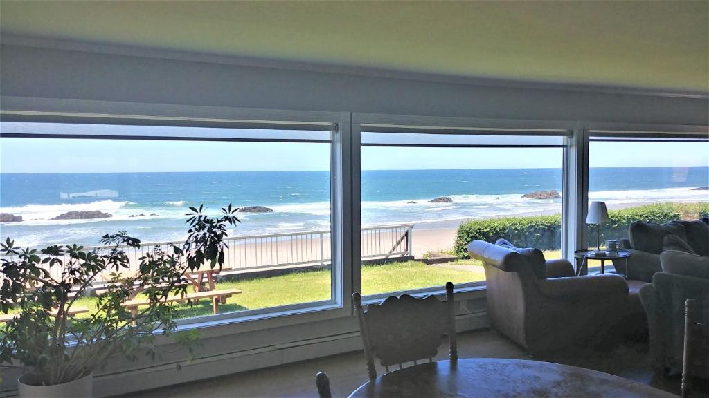 Captains Quarters Beach House - thumb 5