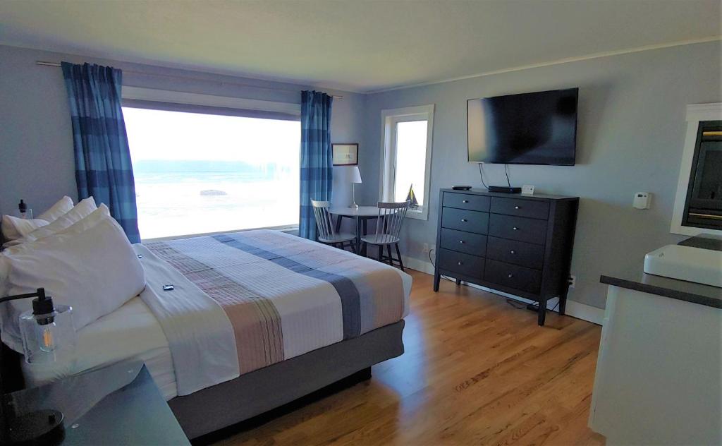 Captains Quarters Beach House - thumb 7