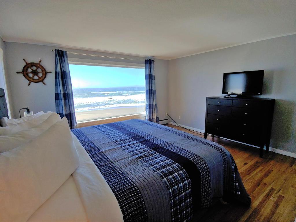 Captains Quarters Beach House - thumb 2