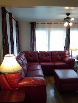 JARVIS Edgewater Park & Beach 5BD Villa - thumb 0