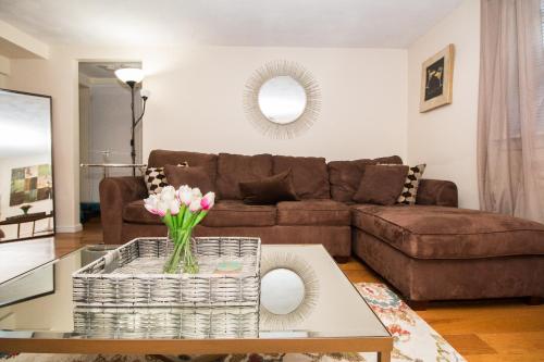 Great 1 Bedroom Apartment Longwood MBTA Boston Fenway Jamaica Pond - thumb 0