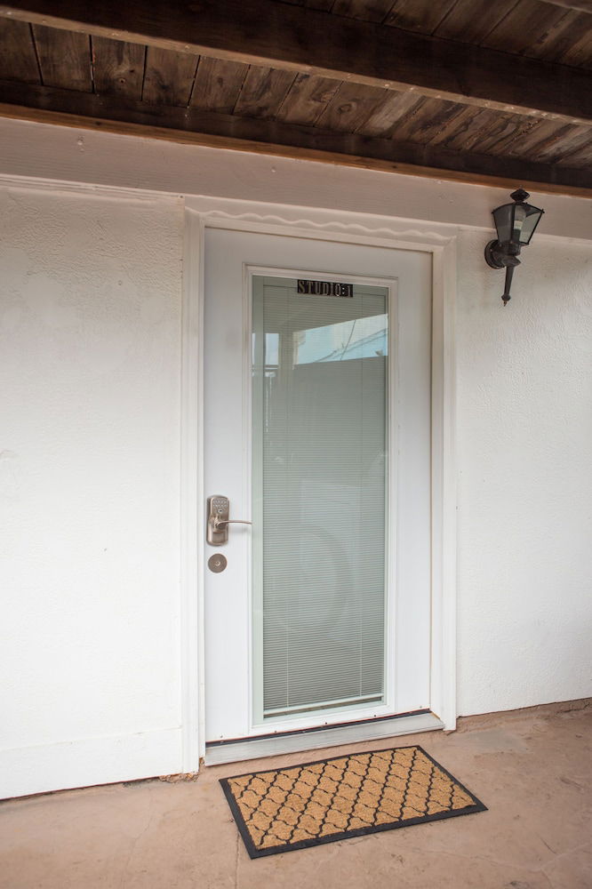 Magazine Mansion - thumb 0