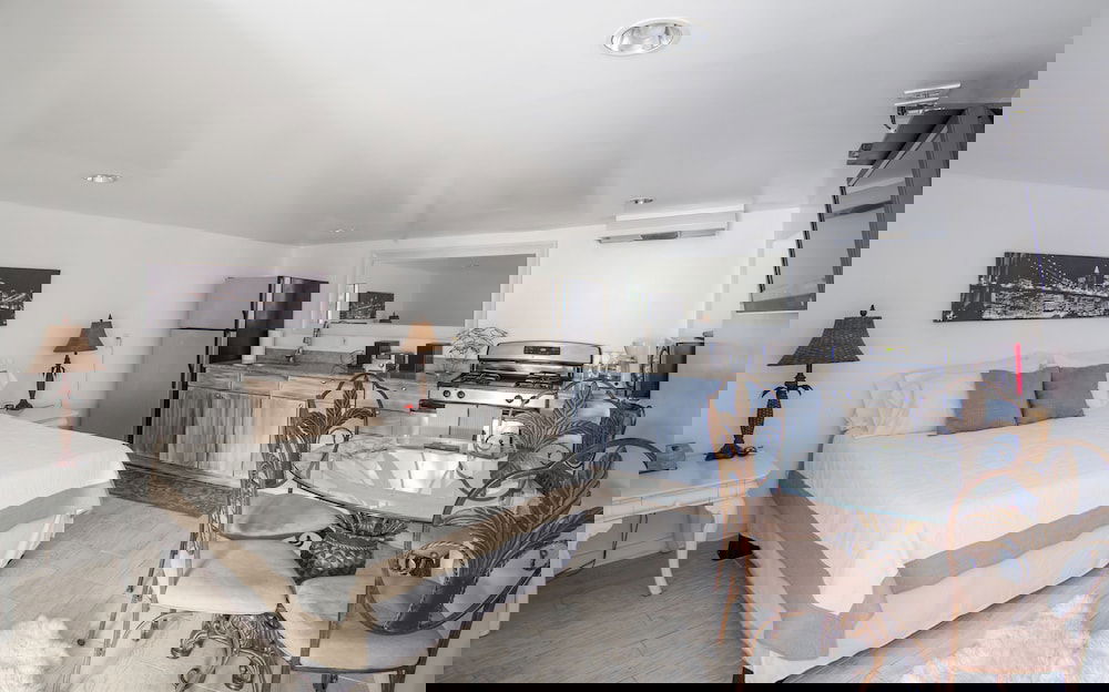 Magazine Mansion - thumb 5