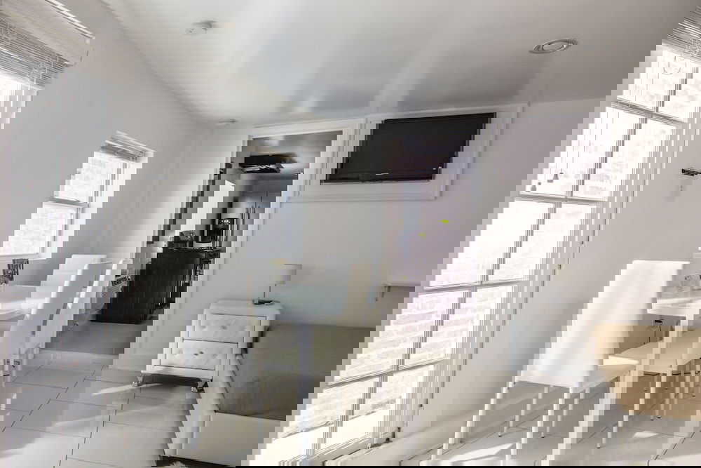 Magazine Mansion - thumb 2