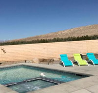 Gorgeous 3 Bedroom Home with Pool - Tourism Bookings