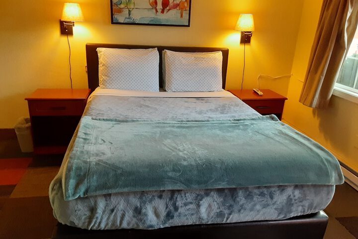 Shiny Motel - thumb 2