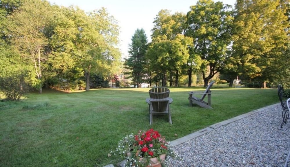 Highland Lake Inn - thumb 1