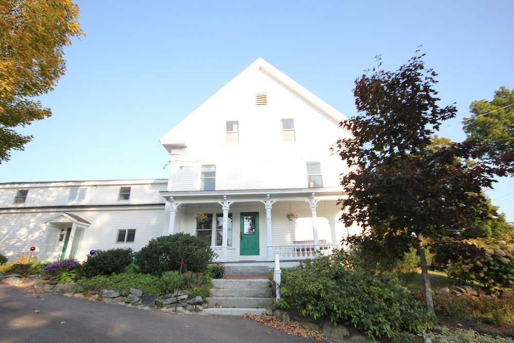 Highland Lake Inn - thumb 2