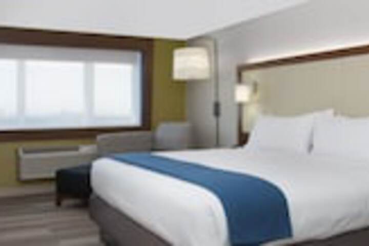 Holiday Inn Express & Suites South Bend - South, An IHG Hotel - thumb 0