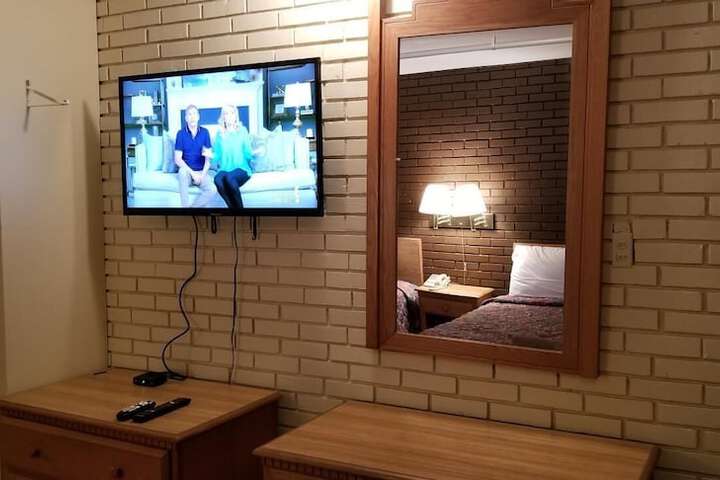 Americas Premier Inn - thumb 5