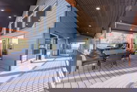 Floor to Ceiling Lake Views - Perfect Family Getaway