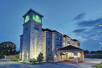 La Quinta Inn  Suites by Wyndham DFW Airport West - Euless