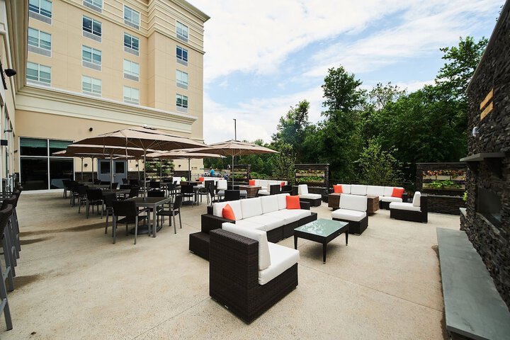Holiday Inn & Suites Philadelphia W - Drexel Hill, An IHG Hotel - thumb 1