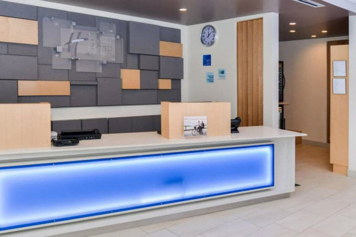 Holiday Inn Express Alliance, An IHG Hotel - thumb 4