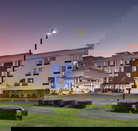 Holiday Inn Express Fishkill-Mid Hudson Valley an IHG Hotel - Tourism Bookings