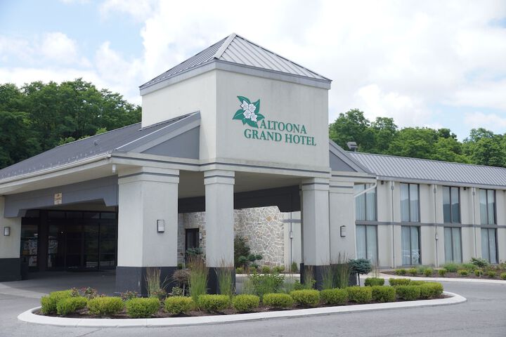 Altoona Grand Hotel & Conference Center - thumb 1