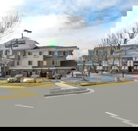 Holiday Inn Express  Suites Omaha West an IHG Hotel - Tourism Bookings