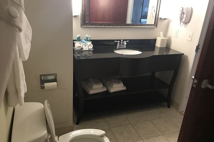 Holiday Inn Express - thumb 7