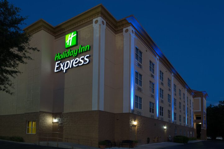 Holiday Inn Express Hotel & Suites Plant City, An IHG Hotel - thumb 3