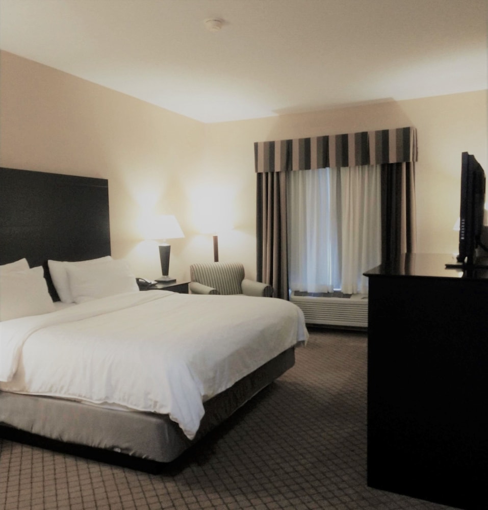 Holiday Inn Express Hotel & Suites Plymouth, An IHG Hotel - thumb 4