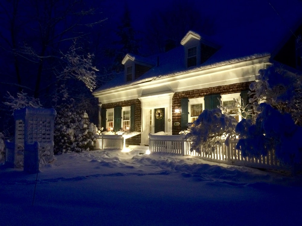 Coach Stop Inn - thumb 1