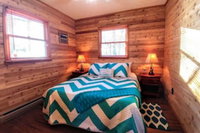 Bear With Us Two Bedroom Cabin