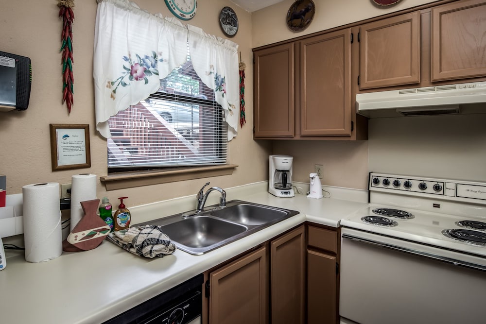 604 White Mountain Drive Two Bedroom - thumb 5