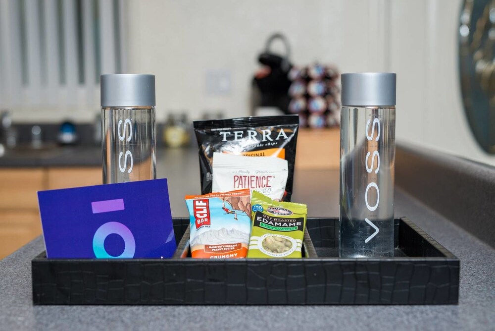 Quaint 1 BR Steps To PB By Domio - thumb 0