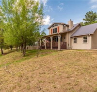 Little Creek Retreat - Four Bedroom Cabin with Hot Tub - China Accommodation
