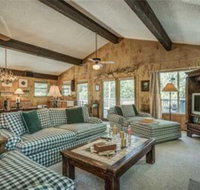 Holly Haven Five Bedroom Cabin - China Accommodation