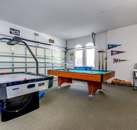 Calabay Parc at Tower Lake 635 Copeland Drive - China Accommodation