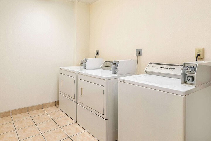 Econo Lodge - thumb 3