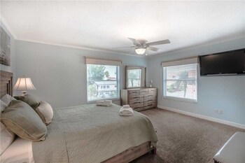 Pointe Condo 201 Two Bedroom Condo - thumb 6