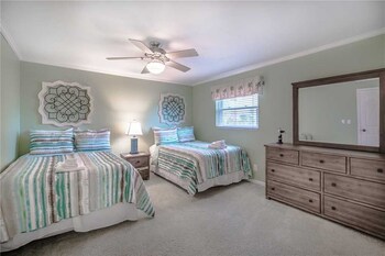 Pointe Condo 201 Two Bedroom Condo - thumb 5