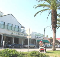 Harbor Paradise Home Four Bedroom Home - USA Accommodation