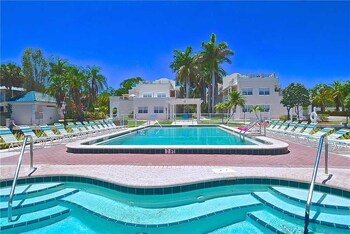 Palm Bay Club G34 One Bedroom Condo - thumb 2