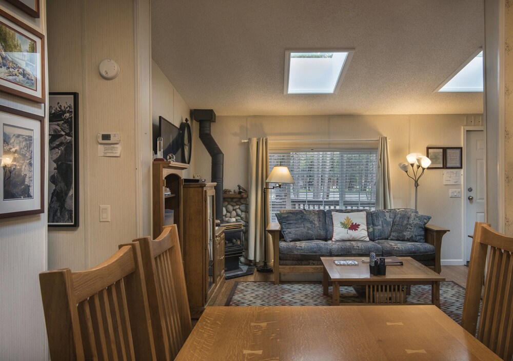 42R Rosenbergs Creekside Cabin - thumb 6