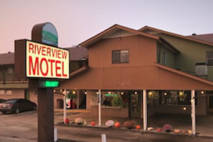 Riverview Trout Lodge