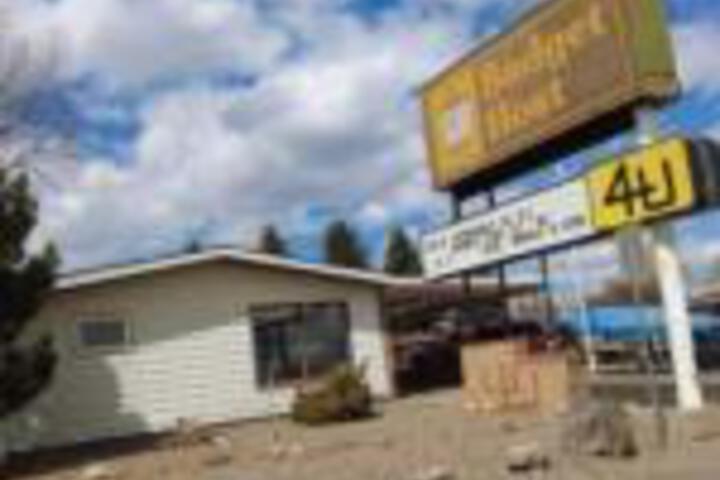Budget Host 4U Motel - thumb 0