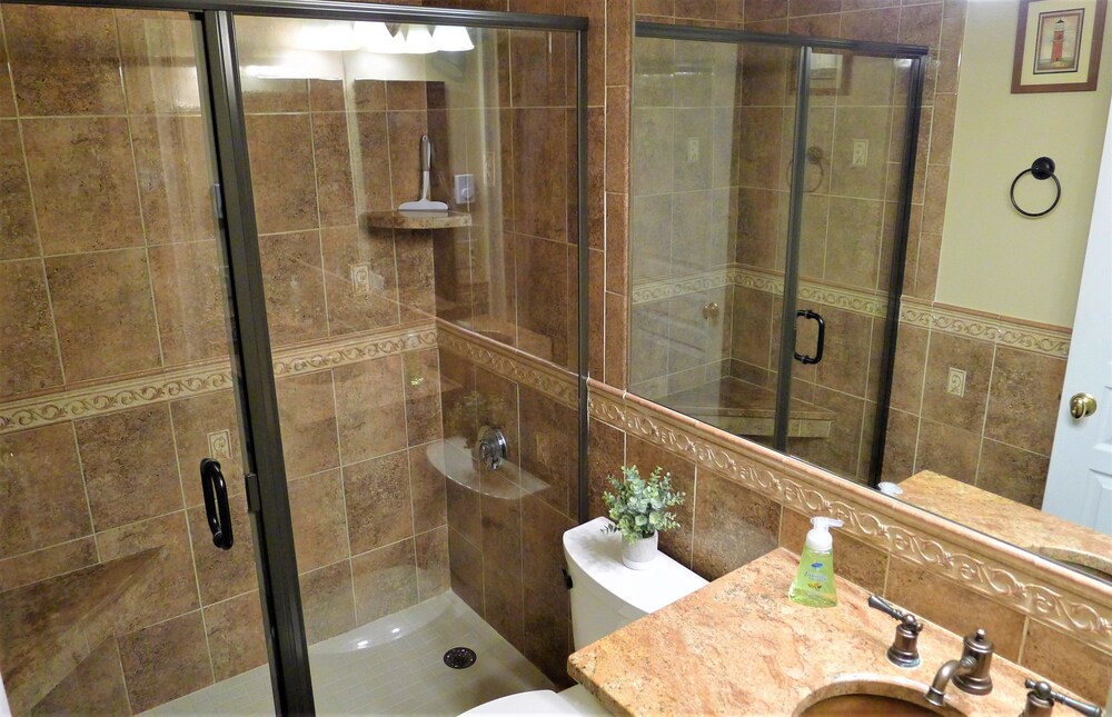 112 Chilton 2 Bedroom Condo - thumb 3