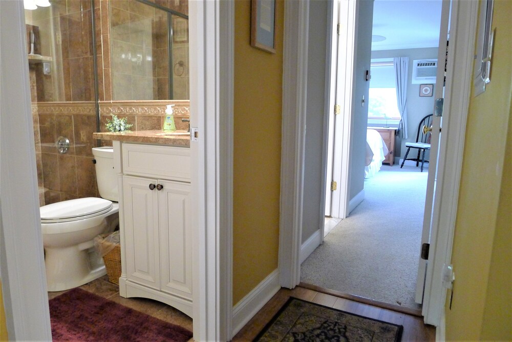 112 Chilton 2 Bedroom Condo - thumb 4