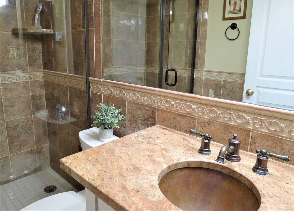 112 Chilton 2 Bedroom Condo - thumb 6