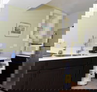 LUX Suites in the Heart of Santa Monica - Tourism Bookings