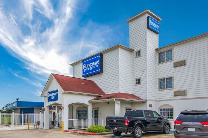 Rodeway Inn & Suites - thumb 2