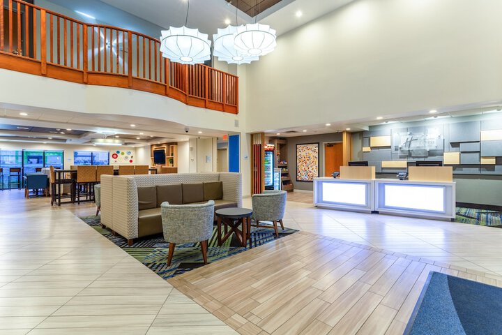 Holiday Inn Express & Suites Cedar Falls - Waterloo, An IHG Hotel - thumb 4