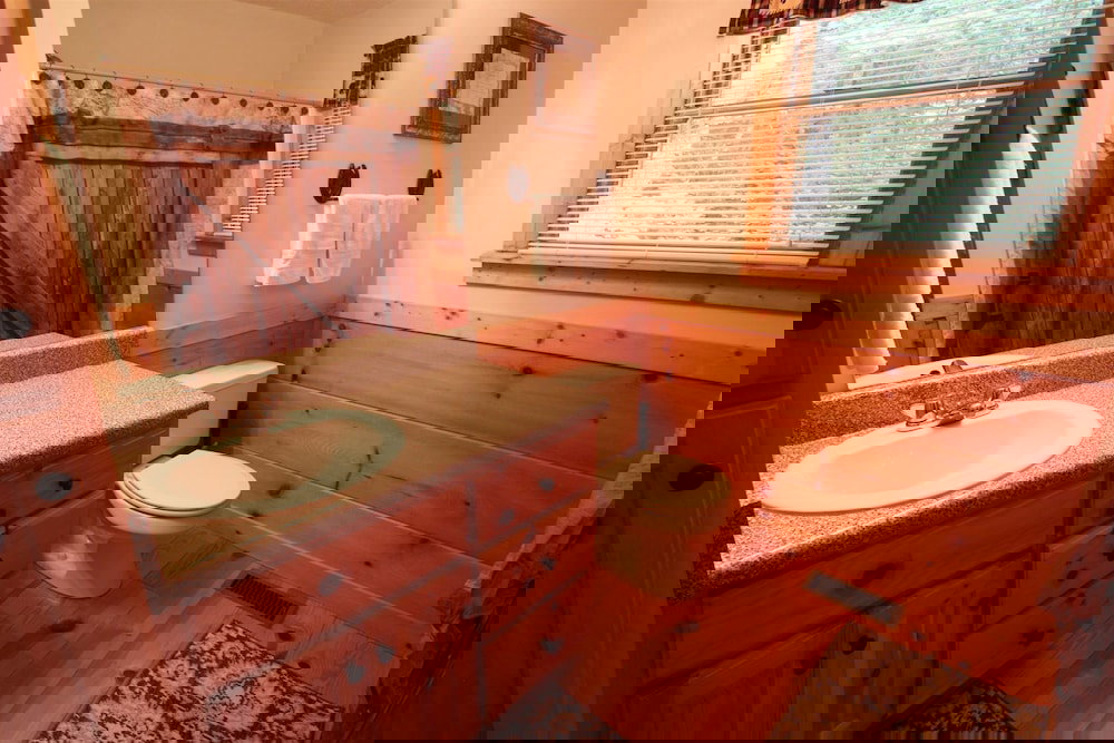 Laughing Bear Cabin - thumb 2