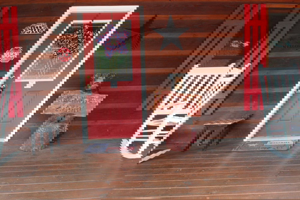 Laughing Bear Cabin - thumb 0